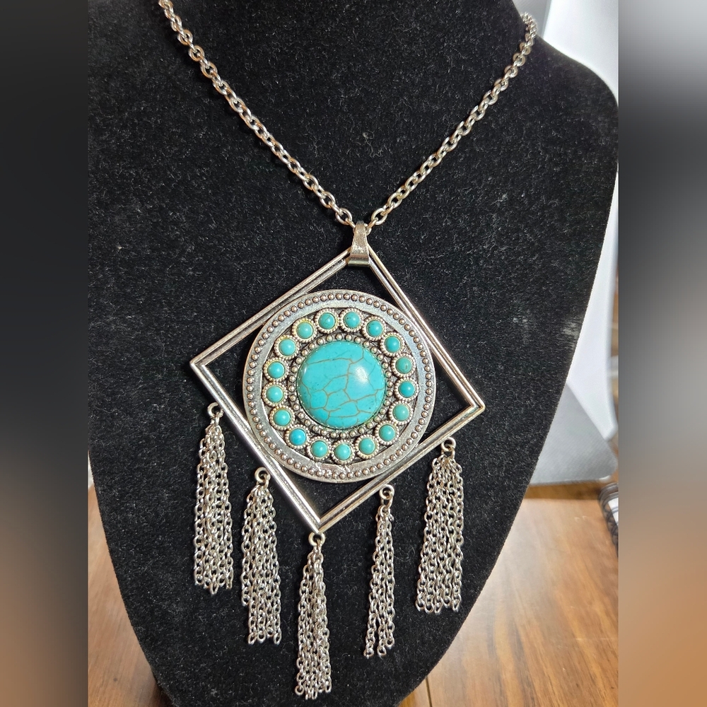 Paparazzi Turquoise and Silver Pendant Necklace ☠️3 For $ 20 Item